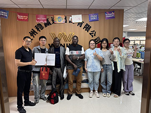 WINIW Memamerkan Inovasi Kulit Ramah Lingkungan kepada Mitra Afrika di Jinjiang